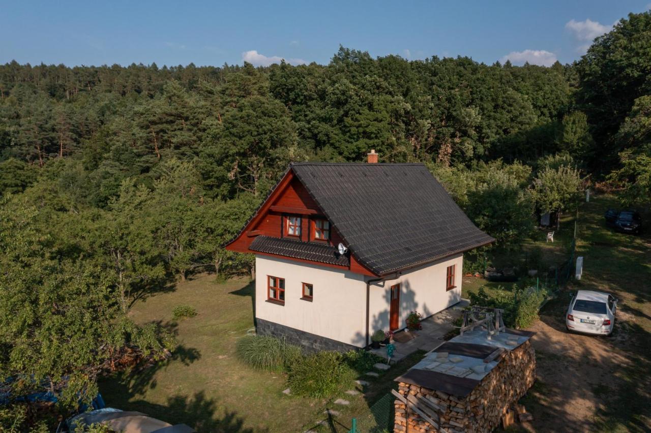 Chata Nad Lazenskym Udolim Лугачовице Экстерьер фото